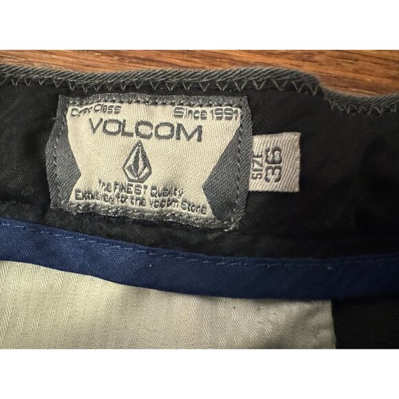 Volcom Men's Grey and Black Shorts - Picture 5 of 5
